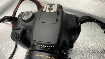 01-200790905: Canon eos 2000d+ef 70-300mm f/4.0-5.6 is usm