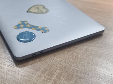 01-200789228: Apple macbook pro/13.3/ core i5 1,4ghz/ ram8gb/ ssd256gb/ iris plus 645/ retina, truetone, touch bar