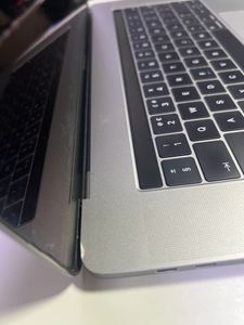 Б/в Ноутбук Apple екр. 15,4/ core i7 2,7ghz/ ram16gb/ ssd512gb/ amd pro455 2gb/touch bar 01-200844819