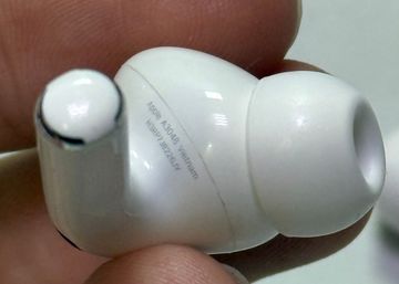 Б/в Навушники Apple airpods pro 2nd generation with magsafe charging case usb-c 01-200858739