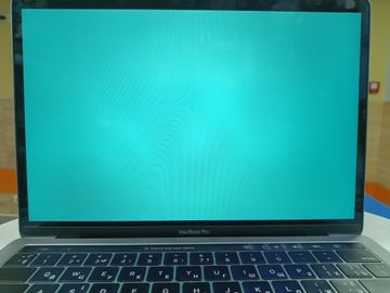 Б/у Ноутбук Apple macbook pro 13" 2018 a1989/core i5 2.3ghz/raw8gb/ssd256gb/intel iris plus graphics 655 01-200849203