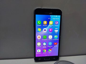 Б/в Мобільний телефон Samsung galaxy j3 2016 j320h 01-200886449