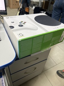 Б/в Ігрова приставка Microsoft xbox series s 512gb 01-200932096