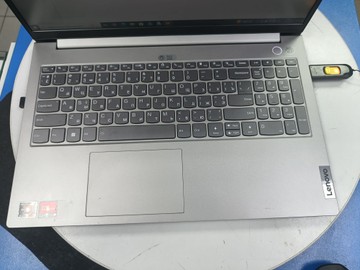 Б/в Ноутбук Lenovo 15/ryzen 3 5300u ddr4/8gb ddr4/hdd *відсутній/ssd 256 gb/*інтегрована 01-200914105