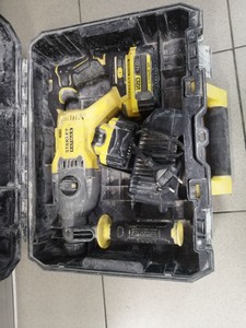 Б/в Перфоратор Stanley fatmax sfmch900 / 2акб 4ah / зп 01-200988797