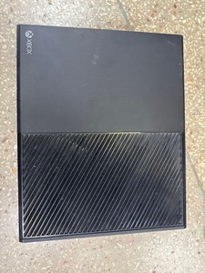 Б/в Ігрова приставка Microsoft xbox one console 1tb 01-200998098