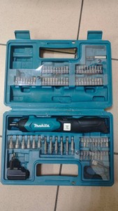 Б/в Шурупокрут Makita df001dw 01-201048975