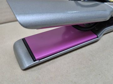 01-200233810: - hair straightener;