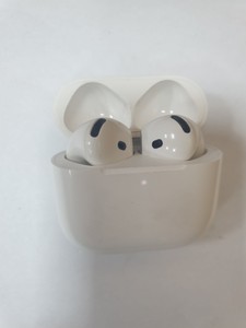 Б/в Навушники Apple airpods 4 01-201008342