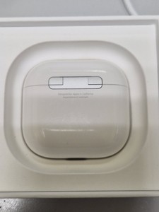 Б/в Навушники Apple airpods 4 01-201142210