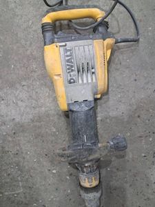 01-200436979: Dewalt d25951k