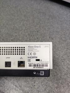 01-200582156: Microsoft xbox one s 1tb