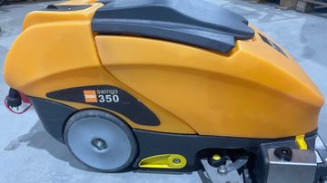 Б/у Підлогомиюча акумуляторна машина Taski swingo 350 01-200749704