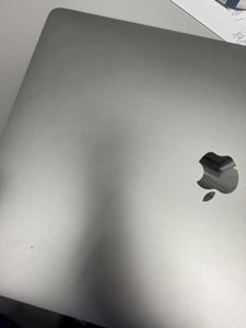 01-200778689: Apple macbook pro/a1990/ core i7 2,6ghz/ ram16gb/ ssd256gb/ amd pro 555x 4gb/ retina, touch bar