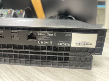01-200778895: Microsoft xbox one x 1tb