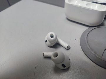 Б/у Наушники Apple airpods pro 2nd generation with magsafe charging case usb-c 01-200809119