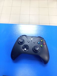 Б/в Ігрова приставка Microsoft xbox one x 1tb 01-200761689