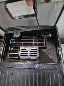 Б/в Кавоварка Delonghi dinamica plus ecam 380.85.sb 01-200804430