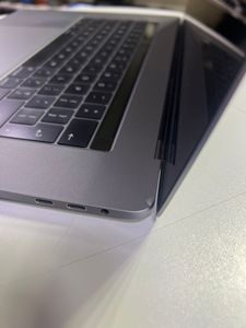 Б/в Ноутбук Apple екр. 15,4/ core i7 2,7ghz/ ram16gb/ ssd512gb/ amd pro455 2gb/touch bar 01-200844819