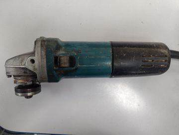 Б/у Угловая шлифмашина Makita 9558hn 01-200860349
