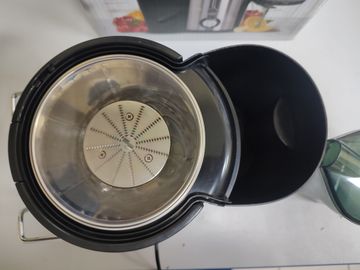 Б/у Соковыжималка Saturn st-fp8088 01-200880478