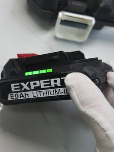 Б/в Шурупокрут Expert in-lxf20w 2акб зп 01-200889211