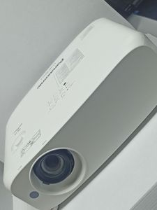 Б/в Проектор Panasonic pt-vz580 01-200891084