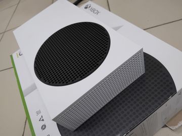 Б/в Ігрова приставка Microsoft xbox series s 512gb 01-200915375