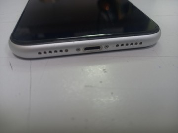 Б/в Мобільний телефон Apple iphone xr 128gb 01-200938011