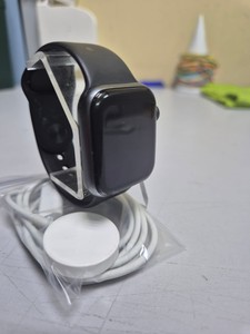 Б/в Смарт-годинник Apple watch series 5 lte 40mm aluminum 01-200972771