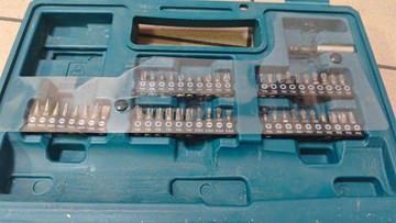 Б/в Шурупокрут Makita df001dw 01-201048975