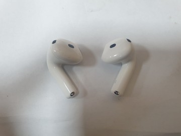 Б/в Навушники Apple airpods 4 01-201008342