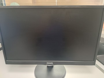 Б/в Монітор Philips 240v5q 01-201093331