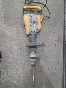 01-200436979: Dewalt d25951k