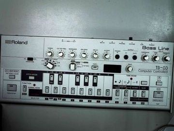 01-200578993: Roland tb-03