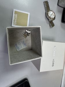 01-200629740: Michael Kors mk-5735