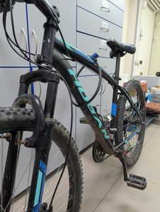 01-200782043: Hogan невідома, колеса 27 дюймів