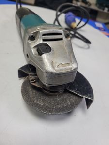 01-200744515: Makita 9558hn