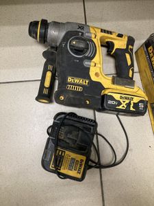 Б/в Перфоратор Dewalt dch273 + 1акб + зп 01-200802761