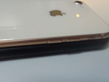 Б/в Мобільний телефон Apple iphone 8 64gb 01-200814933