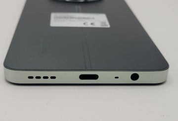 Б/в Мобільний телефон Realme 12 5g 8/256gb 01-200784453