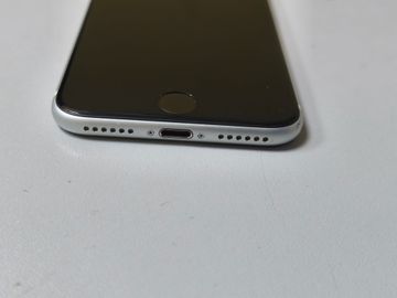 Б/в Мобільний телефон Apple iphone se 2020 64gb 01-200845508