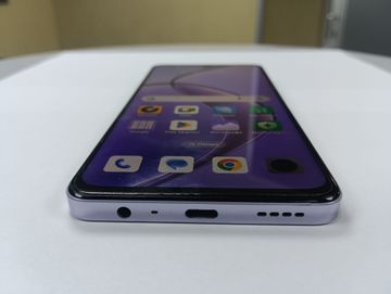 Б/в Мобільний телефон Realme 12 5g 8/256gb 01-200796264