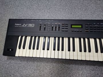 Б/в Синтезатор Roland jv-30 01-200855528