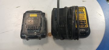 Б/в Перфоратор Dewalt dch133 / 1акб 1,7ah / зп 01-200878623