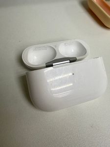 Б/в Навушники Apple airpods pro 2nd generation with magsafe charging case usb-c 01-200902216