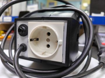 Б/у Стабилизатор напряжения Luxeon avr-500d 01-200905177