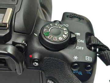 Б/в Фотоапарат Canon eos 700d + ef-s 18-55mm 1:3.5-5.6 is stm 01-200914648