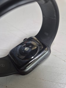 Б/в Смарт-годинник Apple watch series 5 lte 40mm aluminum 01-200972771