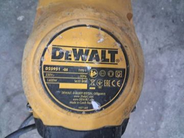 01-200436979: Dewalt d25951k